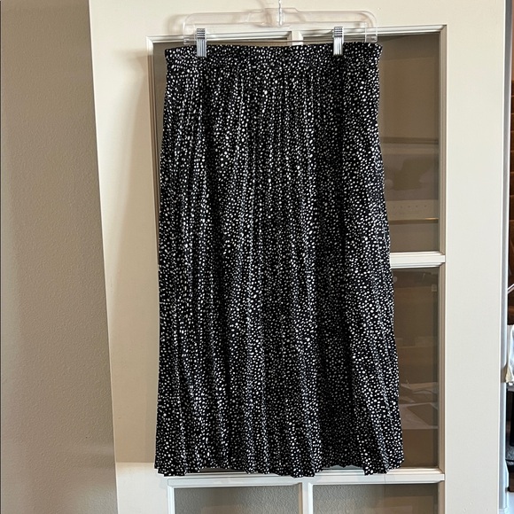 Sadie & Love Dresses & Skirts - Chic Black and White Polka Dot Maxi Skirt